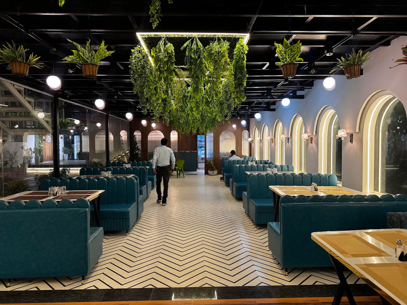 Intimate dining setup at Sorra White Night